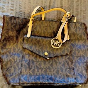 Michael Kors -Jet Set Travel Logo Tote Bag. Excellent used condition.